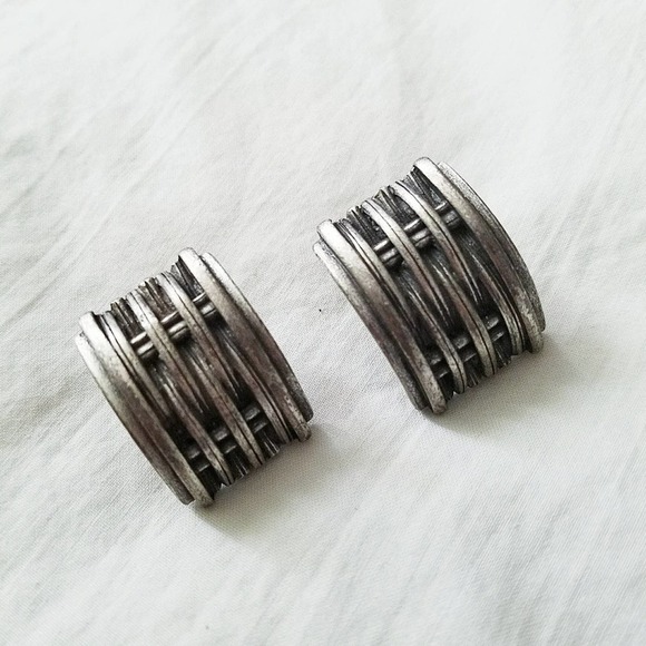 Vintage Earrings | 70s Tribal Silver Tone Clip-On - Picture 4 of 5
